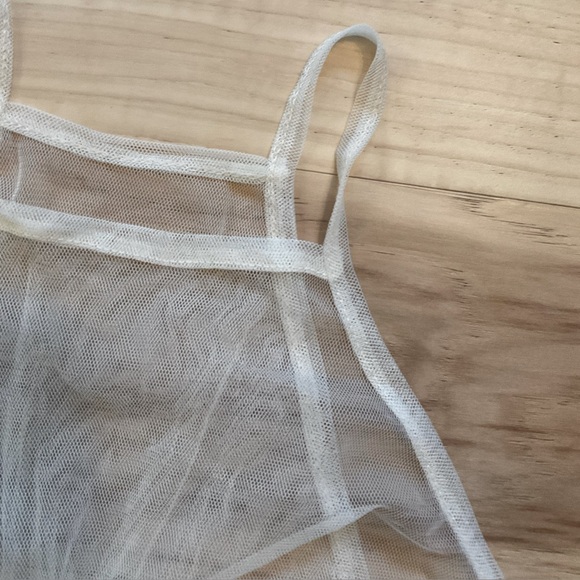 Lace Mesh Urban Outfitters- Kimchi Blue Top size S - Picture 3 of 6